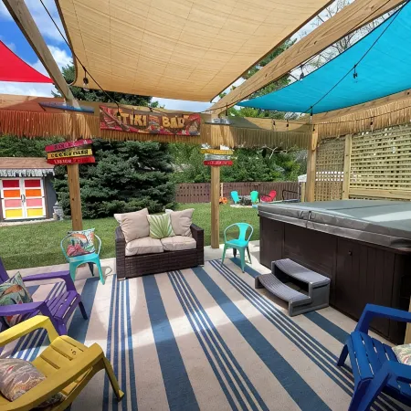 Time Traveler - Hot Tub, firepit, grill, games, and fun! Отели в г. Нормал