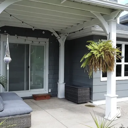 Charming 3-bedroom house with AC, fitness equipment, WiFi in brilliant Brewster