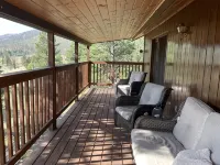 Custom 4000 sq foot three story Chalet in amazing Private Park. - 2 étoiles