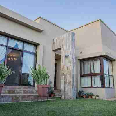 Serene home with enough bedrooms and bathrooms for a family travelling together. Hotel Exterior
