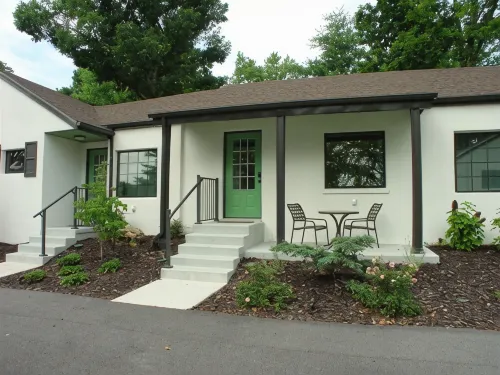 Downtown Branson Cottage