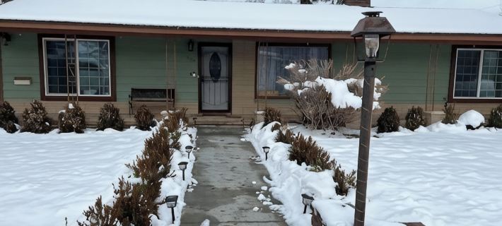 2 min from rt 66- hot tub-firepit-bocceball-bbq Hotels in Williams