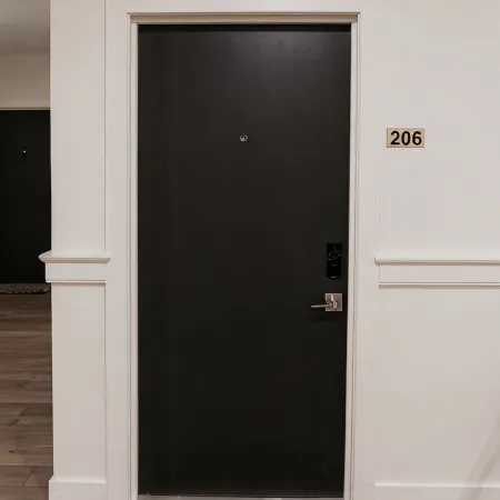 Spacious Downtown Troy • 3BR • 3BA • Sleeps 10