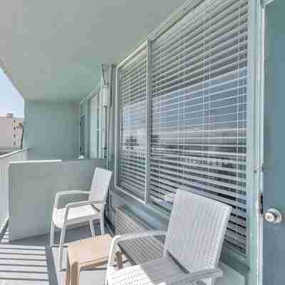 Direct Oceanfront Condo - Amazing View and Soothing Breeze Others
