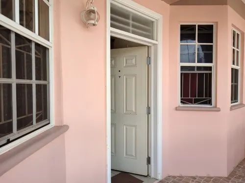 Iso’s Vacation Rental Apartment #7 - Homestays