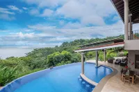 Whale Watchers Villa With Stunning Ocean View - Villas