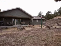 Pine Hills Resort and Horse Stables - Homestays