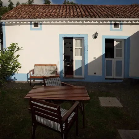 A small cottage in the center of Horta, Faial Island, Azores Отели в г. Хорта