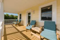 Beachside-Ocean views & Great beach access