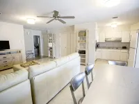 HOT DEAL Cozy Cottage Near French Quarter Sleeps 4 - Great Rates, Free Parking - 방갈로