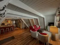 Cozy 3-bedroom cabin near beautiful Harbor Springs