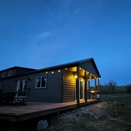 Cabin on acreage minutes from downtown Red Lodge!