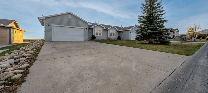 Family Friendly Townhome w/ Hot-Tub Hotels in Red Lodge