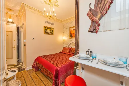 IQ Hotel