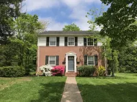 Perfect 2 BR Condo in Princeton w Parking - 3-Star