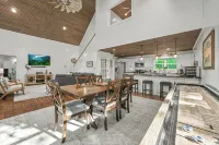 The Nest.. with a Waterslide! - Boutique