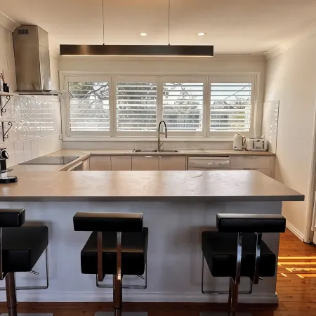 Perfect Retreat Absolute waterfront, Stunning View and Direct Access to water.