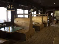 Daniels Summit Lodge Hotels in Восач