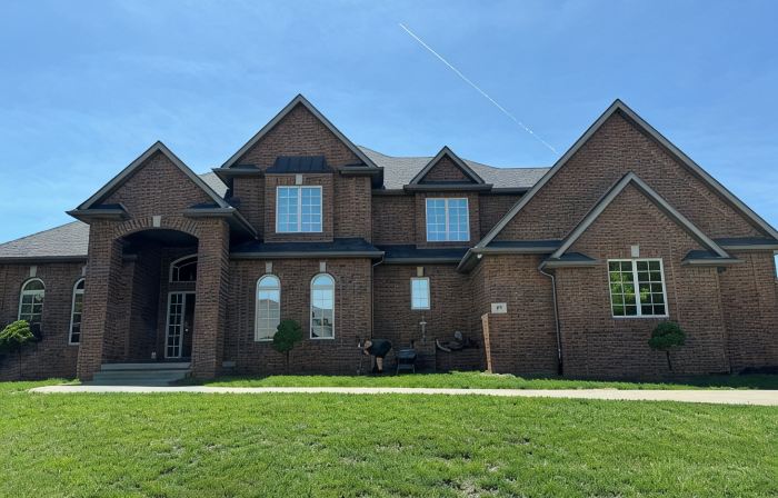 Spacious 5-bedroom house in beautiful Carter Lake with fitness room, WiFi