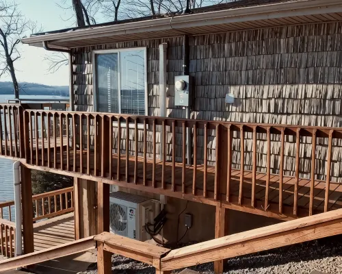 Lakeshore Cottage in Cadiz, Ky has waterfront panoramic views of Lake Barkley! Hotels in Trigg County