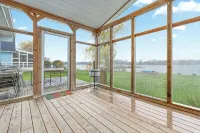 LAKEFRONT RETREAT with private dock, Relax, play & gather with family & friends.