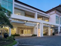 Harris Hotel and Conventions Denpasar Bali Hotels near Cokroaminto
