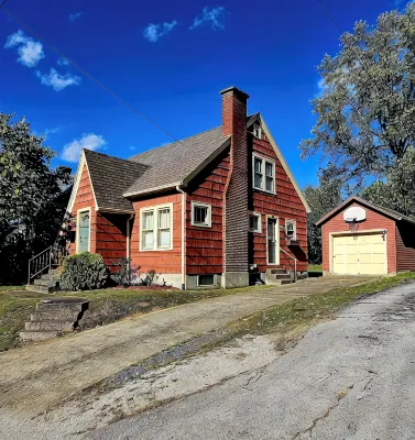 Storybook Cottage House Morehead KY 3 BR1.5 bath Downtown Hospital MSU