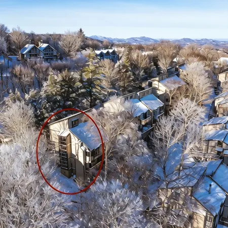 Mountain Getaway! Just 3 Minutes to Beech Mountain Resort with Winter Views!