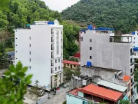 Cat Ba Wonder Hotel Hotels near Cat Ba Beach