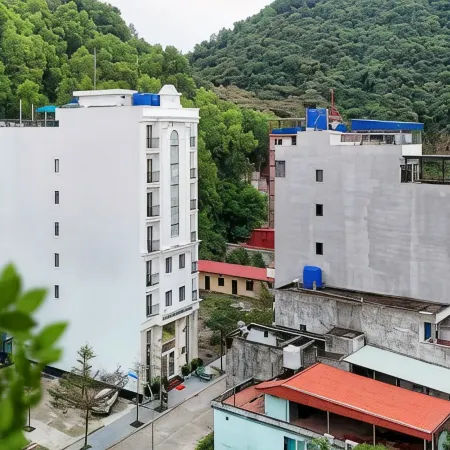 Cat Ba Wonder Hotel