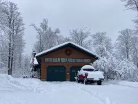 Secluded beautiful home (rental of half of our home) 12 miles from Marquette, MI