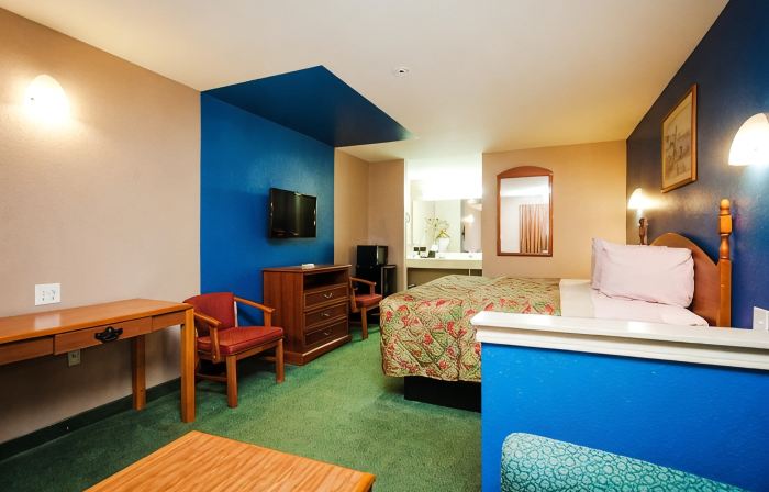 Scottish Inn & Suites