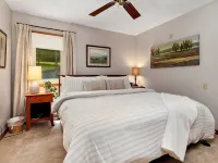 Foxwood at Stoney Creek • Wintergreen + Wine Trail Base • Mtn Views Hotels in Rockfish