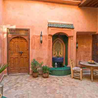 Jewel of a private home all to yourselves in the heart of the Old City Hotel Exterior