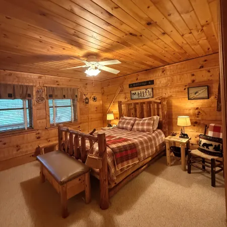 Log Cabin on Edge of National Park; Over the Top Amenities & Reviews