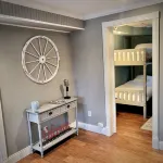 Lake Front Haven with Dual Living Rooms, Hot Tub - 4 stjerner