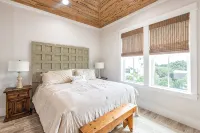 Summer Kickoff Special! Beach House on 30A, Steps from the Beach! - Wifi