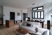 Casuarina Villa Bandung - 빌라