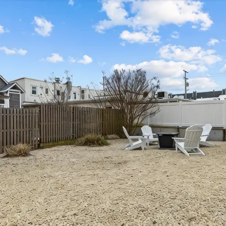 Normandy Beach Getaway! Spacious 2-Family Home. Perfect for Families & Friends