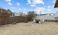 Normandy Beach Getaway! Spacious 2-Family Home. Perfect for Families & Friends - 4-Sterne