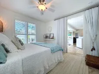 Siesta Key Oasis-Spectacular with heated pool/spa and steps to beach and Village - 4-Star