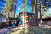 Sky Chalet 3 Bedroom Cabin by Redawning - Chalets