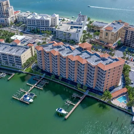 Relax in High-End Coastal Luxury at Harborview Grande