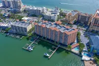 Relax in High-End Coastal Luxury at Harborview Grande