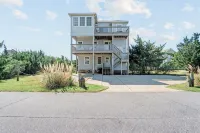 Welcoming Beach House with Private Pool and Hot Tub