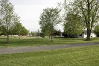 Between Geneva & Canandaigua- Large Yard, Firepit, Sleeps 13 - stanze in case private