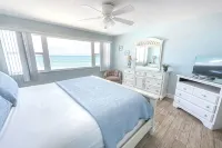 Direct Oceanfront 2Br Condo w/ Balcony at Paradise Beach Club, Unit 339 - Wifi