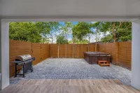 Up to 12 guest Modern Villa near Wynwood! -  Holiday Villas