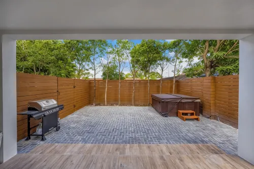 Up to 12 guest Modern Villa near Wynwood!