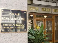 Doria Grand Hotel Hôtels à proximité de : Métro Loreto